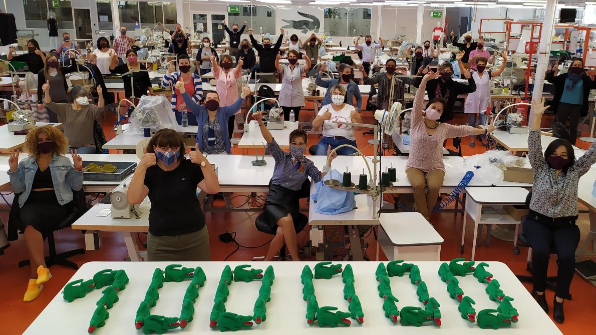 Fabrication de masques Lacoste va doubler la mise